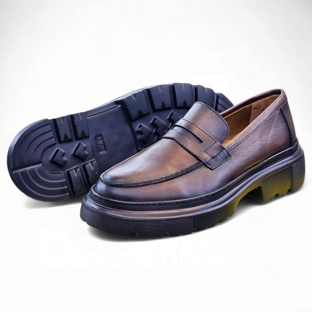 CHAUSSURES EN CUIR VÈRITABLES